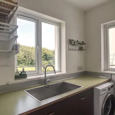 Family In Knightstown, Valentia 'new Letting' *