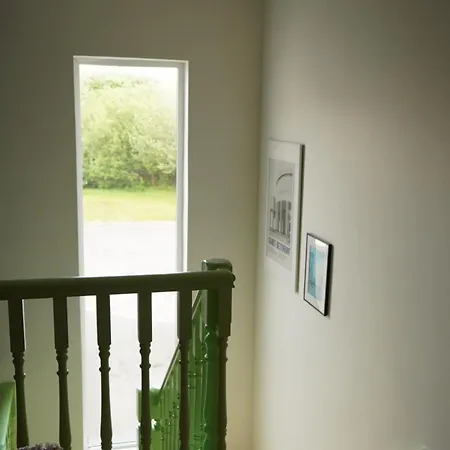 Family In Knightstown, Valentia 'new Letting'