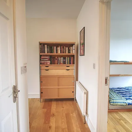 Family In Knightstown, Valentia 'new Letting'