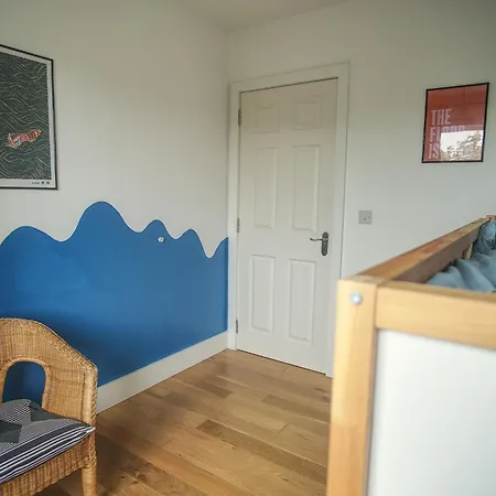 Family In Knightstown, Valentia 'new Letting' *