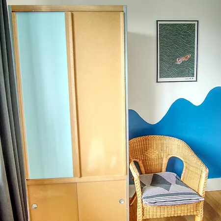 Family In Knightstown, Valentia 'new Letting' Knights Town